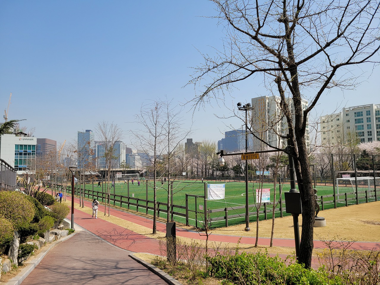 巴恩斯以优 巴恩斯以优